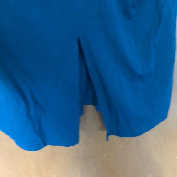 Back split tank with built in sports bra - Picture 8 of 8